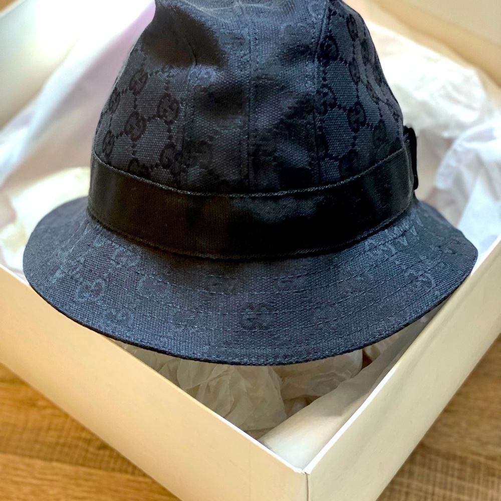 Gucci bucket hat - authentic